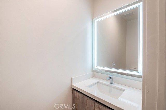 7341 Valmont Street 102, Tujunga (los Angeles), CA 91042