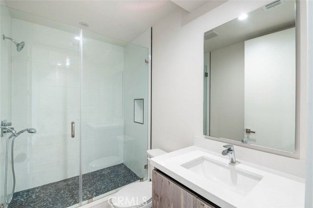 7341 Valmont Street 102, Tujunga (los Angeles), CA 91042