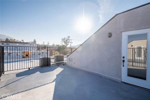 7341 Valmont Street 102, Tujunga (los Angeles), CA 91042