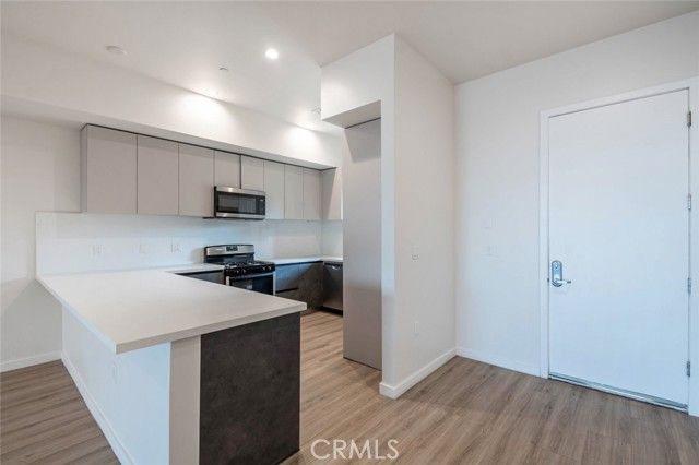 7341 Valmont Street 102, Tujunga (los Angeles), CA 91042