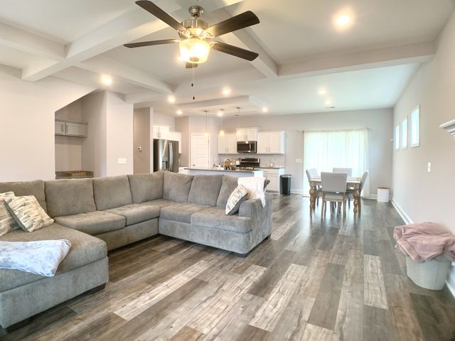 210 Crusaw Dr, Clarksville, TN 37043