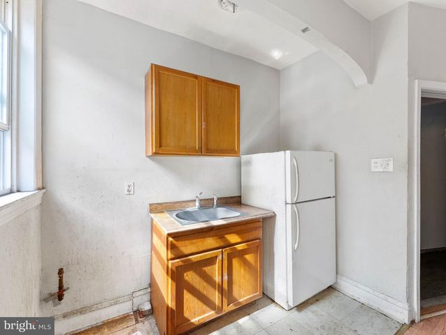 2209 N 33RD ST, Philadelphia, PA 19132