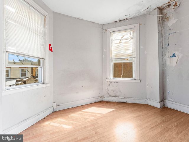 2209 N 33RD ST, Philadelphia, PA 19132