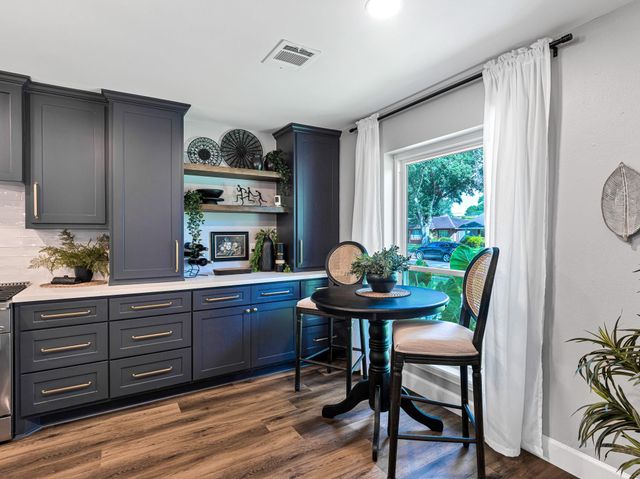 5827 Dumfries Drive, Houston, TX 77096