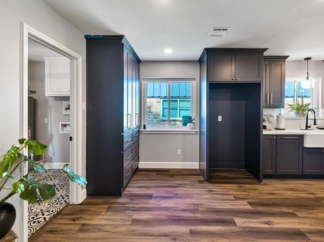 5827 Dumfries Drive, Houston, TX 77096
