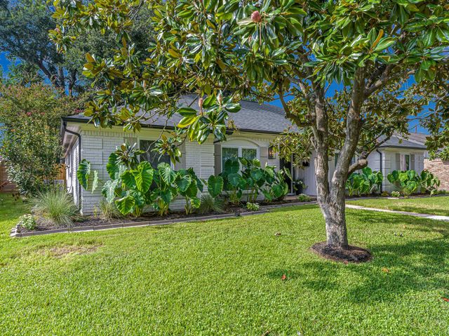 5827 Dumfries Drive, Houston, TX 77096