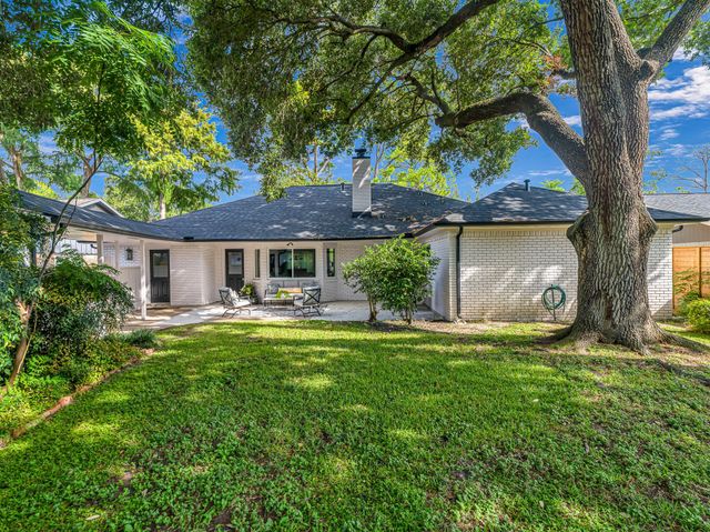 5827 Dumfries Drive, Houston, TX 77096