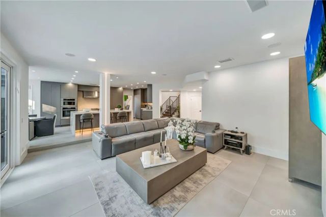 3793 Camino Codorniz, Calabasas, CA 91302