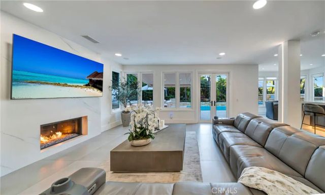 3793 Camino Codorniz, Calabasas, CA 91302