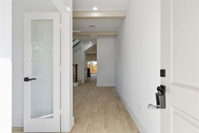 421 S Nugent Street, La Porte, TX 77571