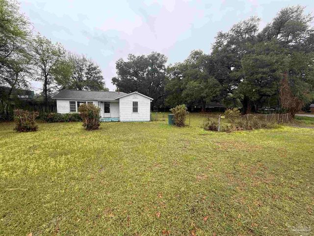 303 Yoakum Ct, Pensacola, FL 32505