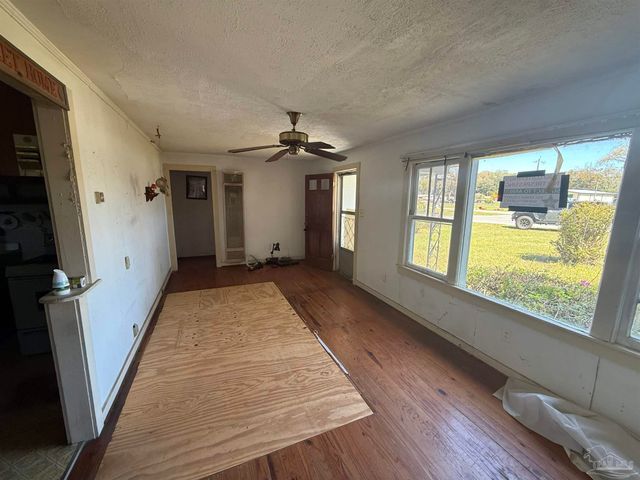 303 Yoakum Ct, Pensacola, FL 32505