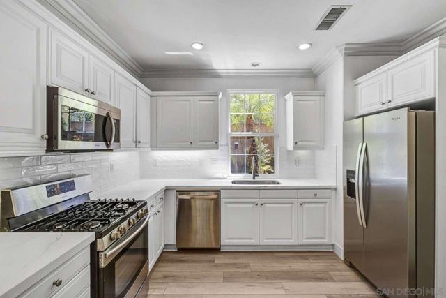 86 Canyoncrest, Irvine, CA 92603