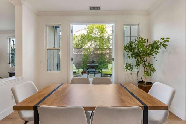 86 Canyoncrest, Irvine, CA 92603