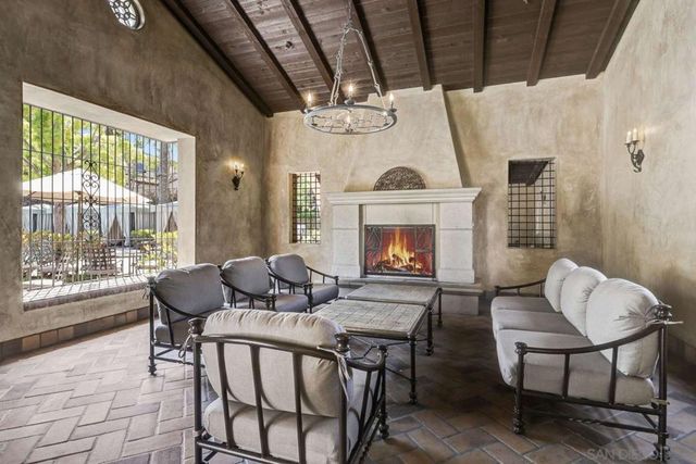 86 Canyoncrest, Irvine, CA 92603