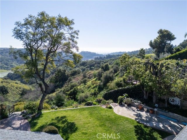 2612 Roscomare Road, Los Angeles, CA 90077