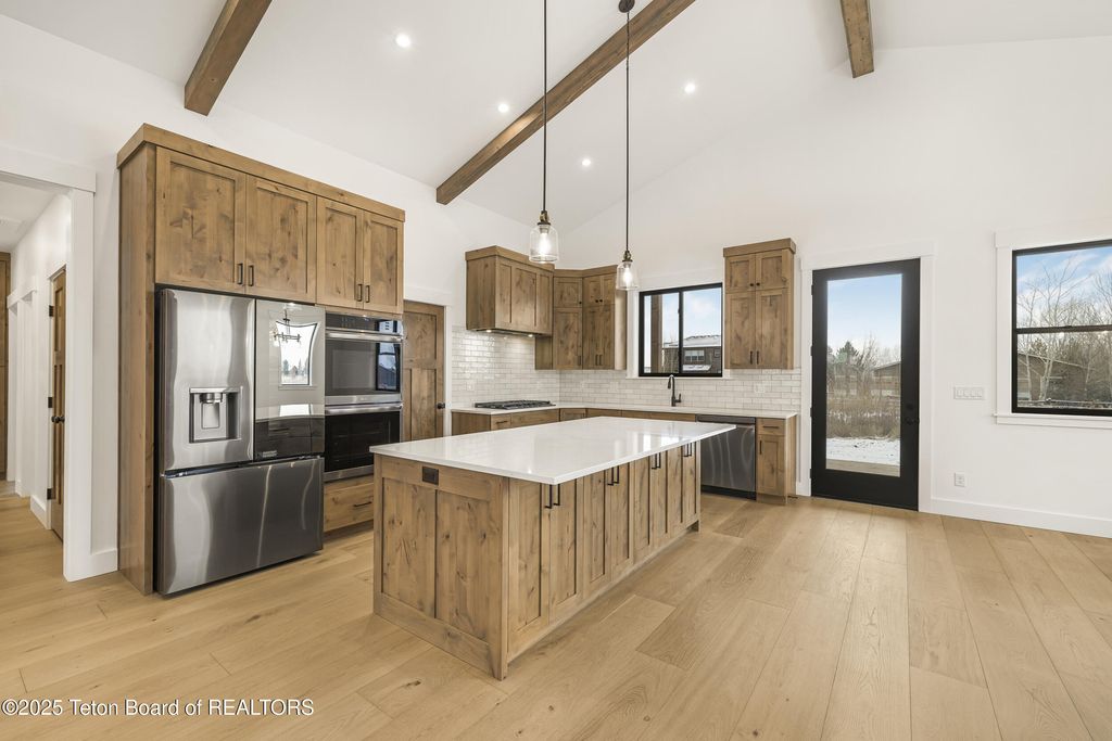 9611 TIMBERLINE Loop, Victor, ID 83455 photo 10