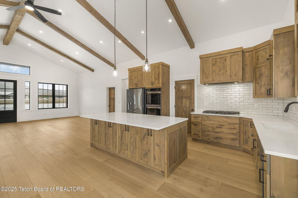 9611 TIMBERLINE Loop, Victor, ID 83455 photo 12