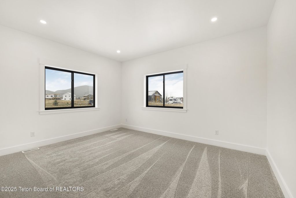 9611 TIMBERLINE Loop, Victor, ID 83455 photo 21