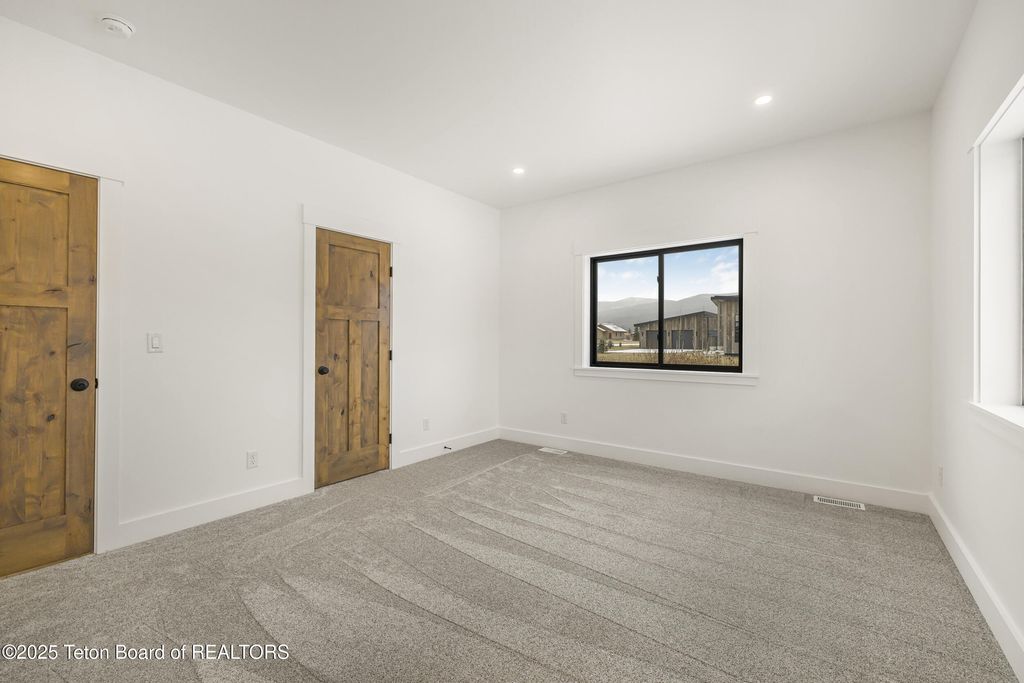 9611 TIMBERLINE Loop, Victor, ID 83455 photo 22