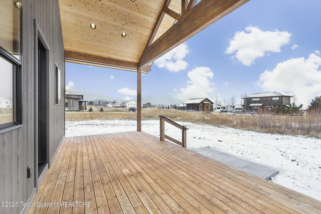 9611 TIMBERLINE Loop, Victor, ID 83455 photo 32