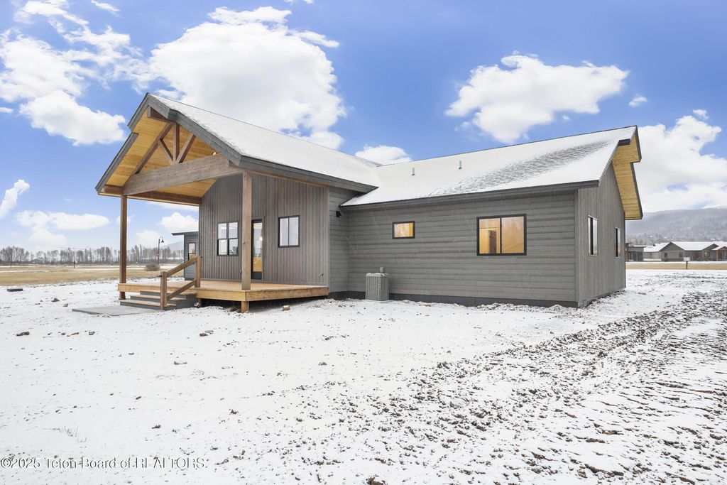 9611 TIMBERLINE Loop, Victor, ID 83455 photo 33