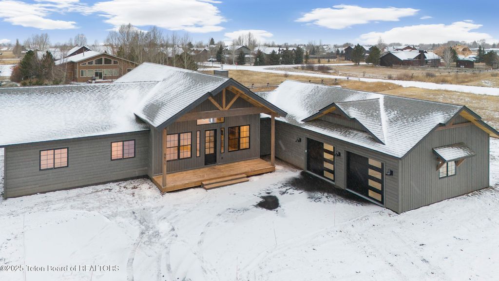 9611 TIMBERLINE Loop, Victor, ID 83455 photo 37