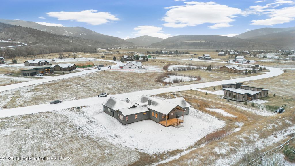 9611 TIMBERLINE Loop, Victor, ID 83455 photo 39