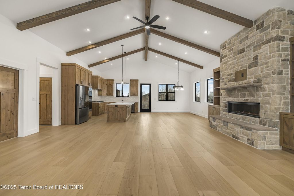 9611 TIMBERLINE Loop, Victor, ID 83455 photo 4