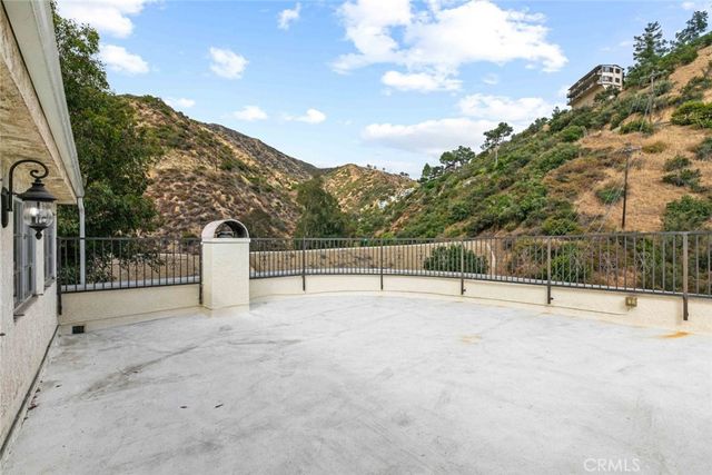 631 Caleb Street, Glendale, CA 91202