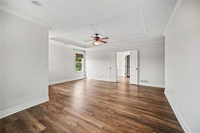 808 Creekmoor Pond Lane, Raymore, MO 64083