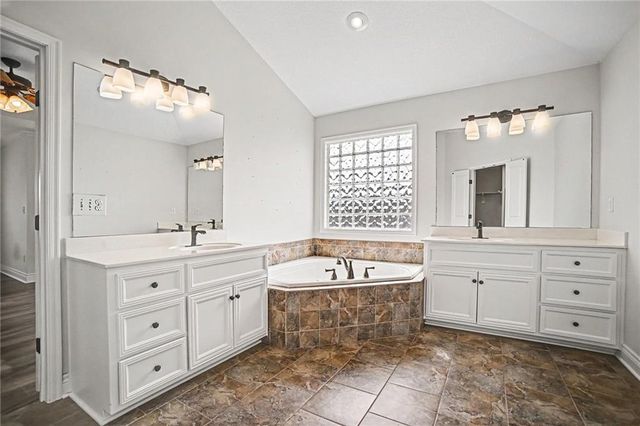 808 Creekmoor Pond Lane, Raymore, MO 64083