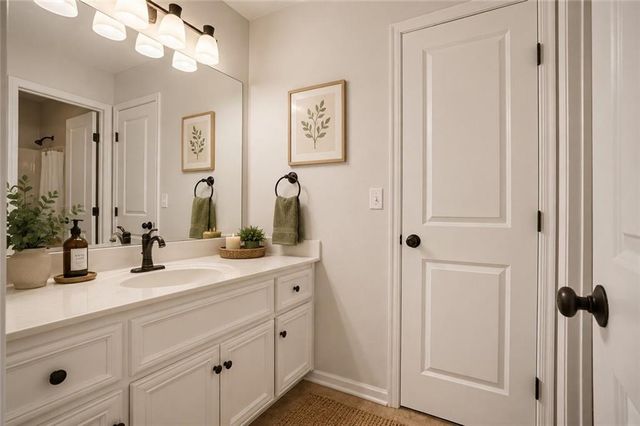808 Creekmoor Pond Lane, Raymore, MO 64083