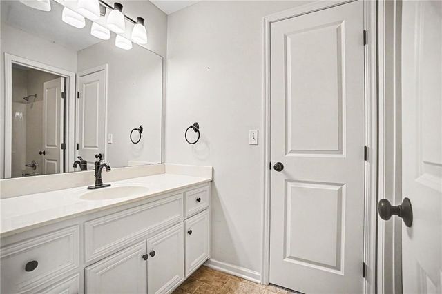 808 Creekmoor Pond Lane, Raymore, MO 64083