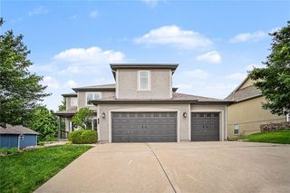 808 Creekmoor Pond Lane, Raymore, MO 64083