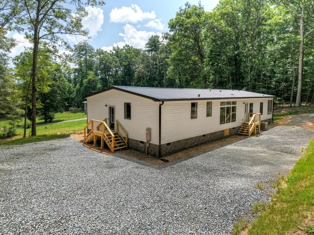 5668 Mobile Road, Blue Ridge, GA 30513