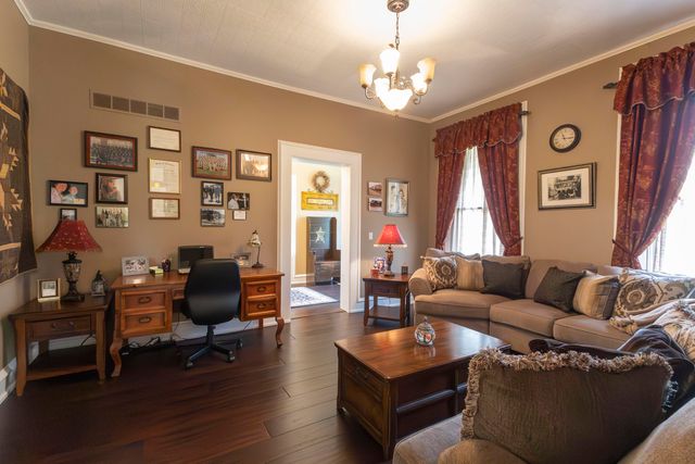 1001 RANDOLPH ST, Glasgow, MO 65254