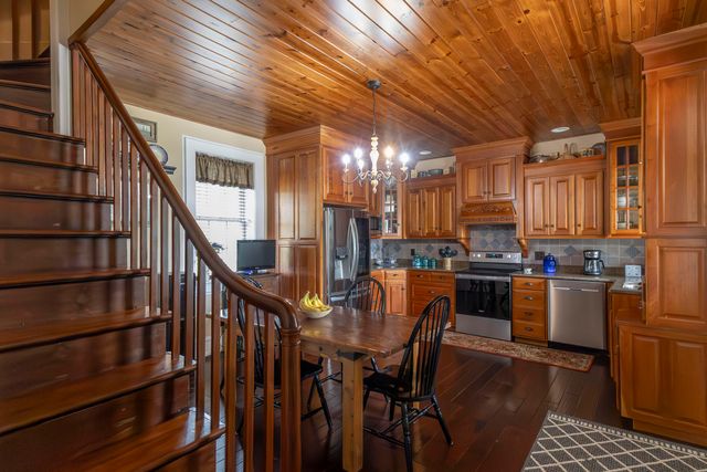 1001 RANDOLPH ST, Glasgow, MO 65254