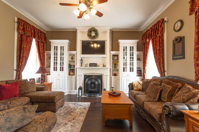 1001 RANDOLPH ST, Glasgow, MO 65254