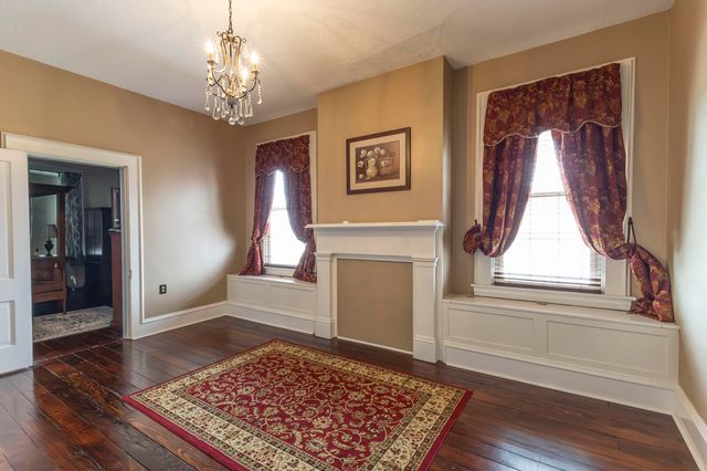 1001 RANDOLPH ST, Glasgow, MO 65254