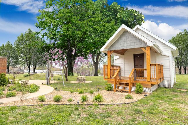 1001 RANDOLPH ST, Glasgow, MO 65254