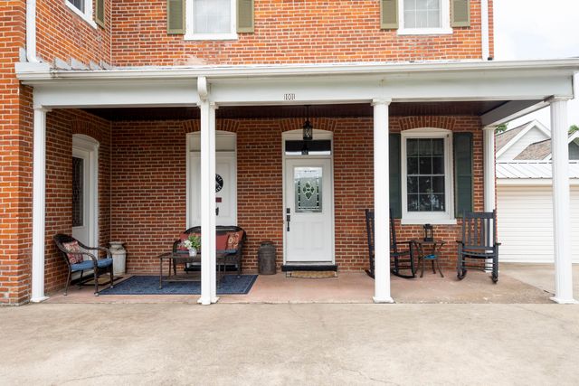 1001 RANDOLPH ST, Glasgow, MO 65254