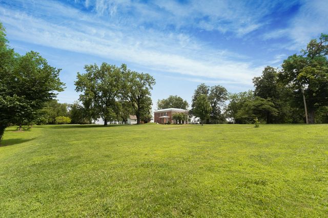 1001 RANDOLPH ST, Glasgow, MO 65254