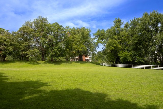 1001 RANDOLPH ST, Glasgow, MO 65254