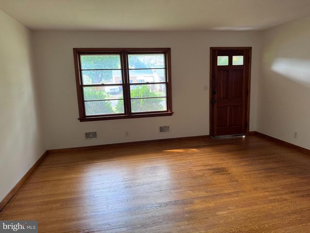 356 JEFFERSON ST, Orange, VA 22960