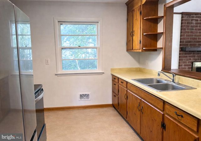 356 JEFFERSON ST, Orange, VA 22960