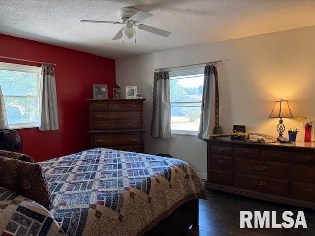 404 N MAPLE Street, Christopher, IL 62822