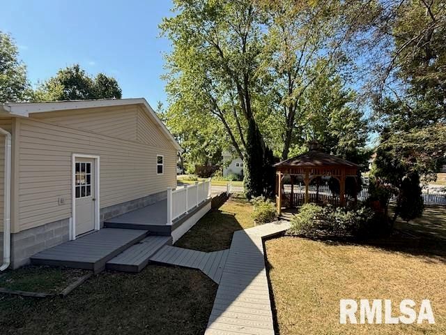 404 N MAPLE Street, Christopher, IL 62822