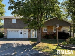 404 N MAPLE Street, Christopher, IL 62822