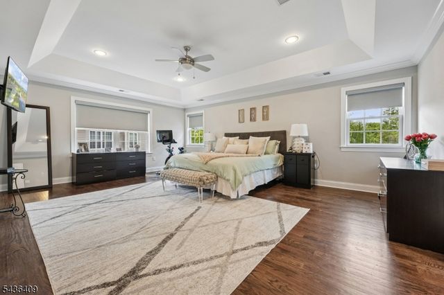 12 Monmouth Ct, Livingston Twp., NJ 07039